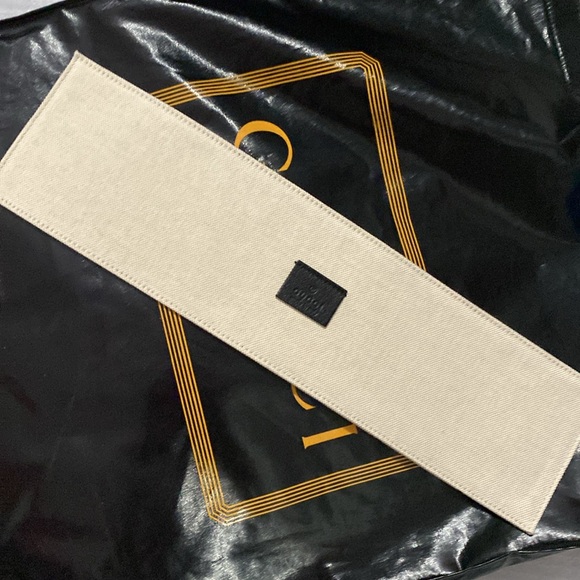 Gucci Tote - Picture 3 of 11